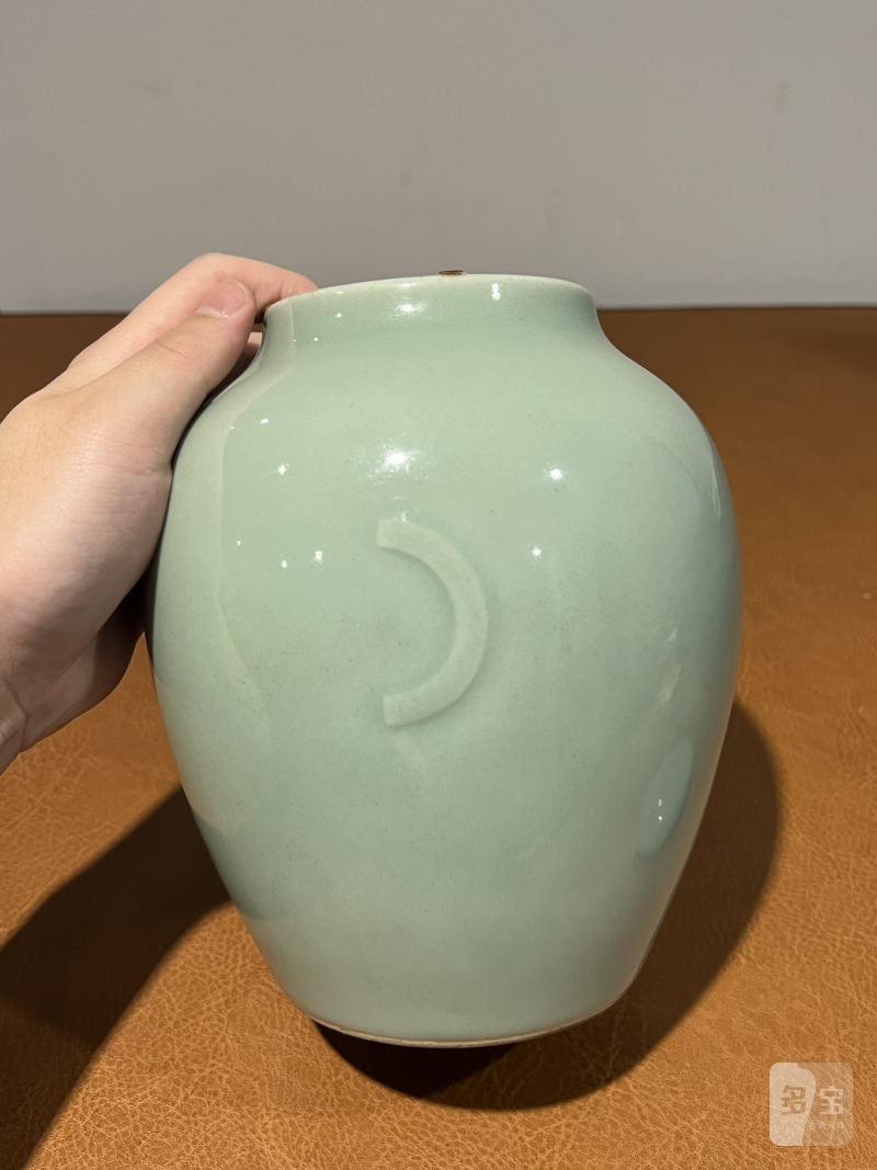 清乾隆 豆青釉月牙纹盖罐 - 图5